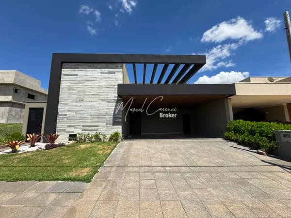 Belíssima casa à venda com 3 suítes, sendo 1 suíte máster com closet e banheira, área Gourmet e piscina aquecida