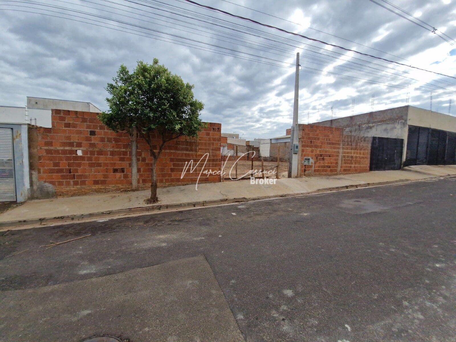 Excelente oportunidade, terreno à venda em bairro aberto 200m²