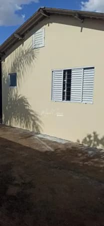 Casa 3 Quartos, amplo quintal frente e fundo, Parque das Flores, Mirassol