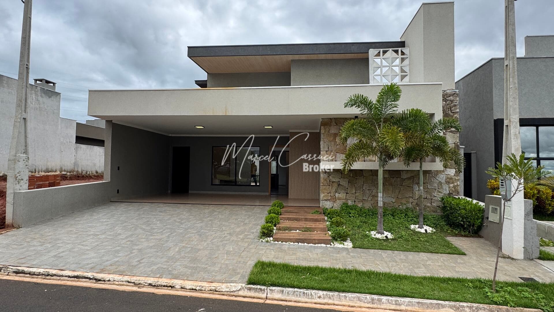 Casa à venda no Condomínio Setlife I em Mirassol, 3 suítes com closet, piscina