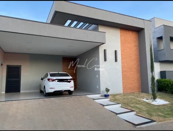 Belíssima casa à venda com 3 suítes, sendo 2 suítes com porta balcão e 1 suíte máster com porta balcão, closet e hidromassagem, energia fotovoltaica