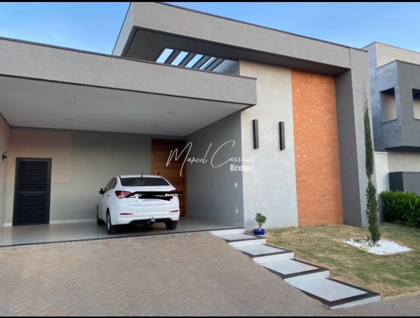 Belíssima casa à venda com 3 suítes, sendo 2 suítes com porta balcão e 1 suíte máster com porta balcão, closet e hidromassagem, energia fotovoltaica