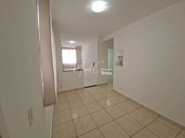 Lindo apartamento à venda, com 2 quartos, sendo 1 com ar condicionado e garagem para 1 veículo