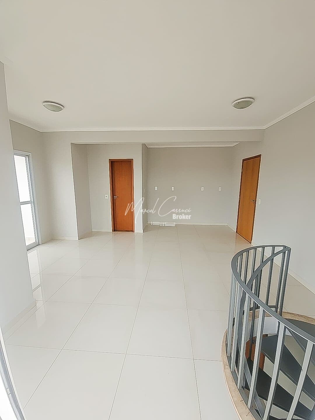 Lindíssima COBERTURA DUPLEX de 138,935m², bem localizado, com 2 quartos, sendo 1 suíte com closet e área externa em ambiente aberto