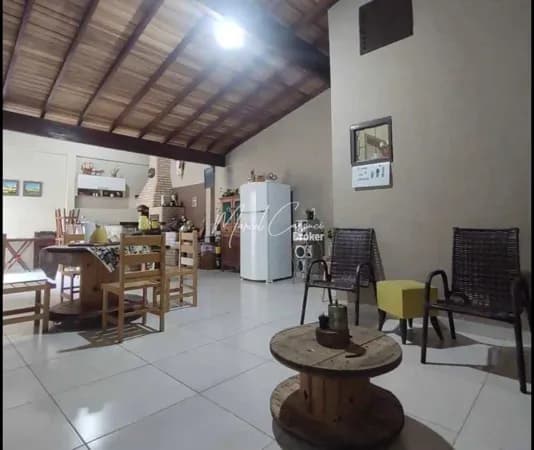 Casa 2 Quartos sendo 1 Suíte, Cozinha com Armário Planejado, Copa, Churrasqueira com forno e fogão a lenha, Mirassol