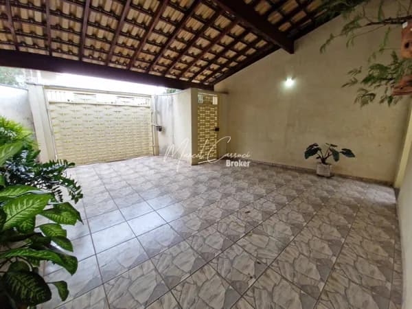 Linda casa à venda com 3 quartos, área Gourmet e piscina