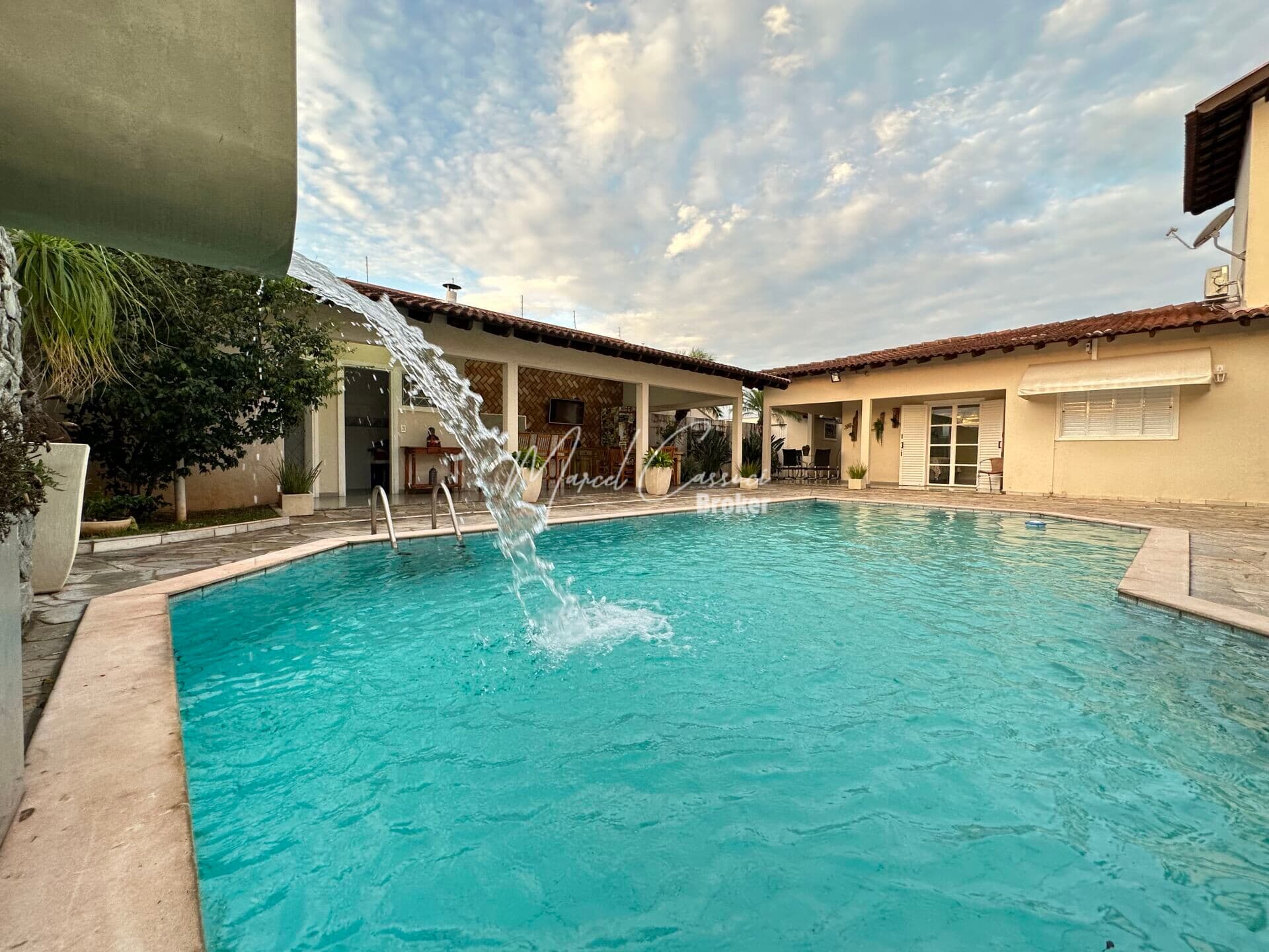 Casa a venda Alto Padrão no Bairro Jardim Marilu, 5 quartos, home, star, jantar, escritório, piscina, 5 vagas garagem, na cidade de Mirassol/SP