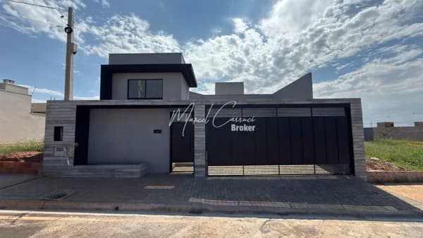 Casa à venda com 4 Quartos, sendo 1 Suíte, Sala de TV, Cozinha Gourmet, no bairro Miravista em Mirassol/SP