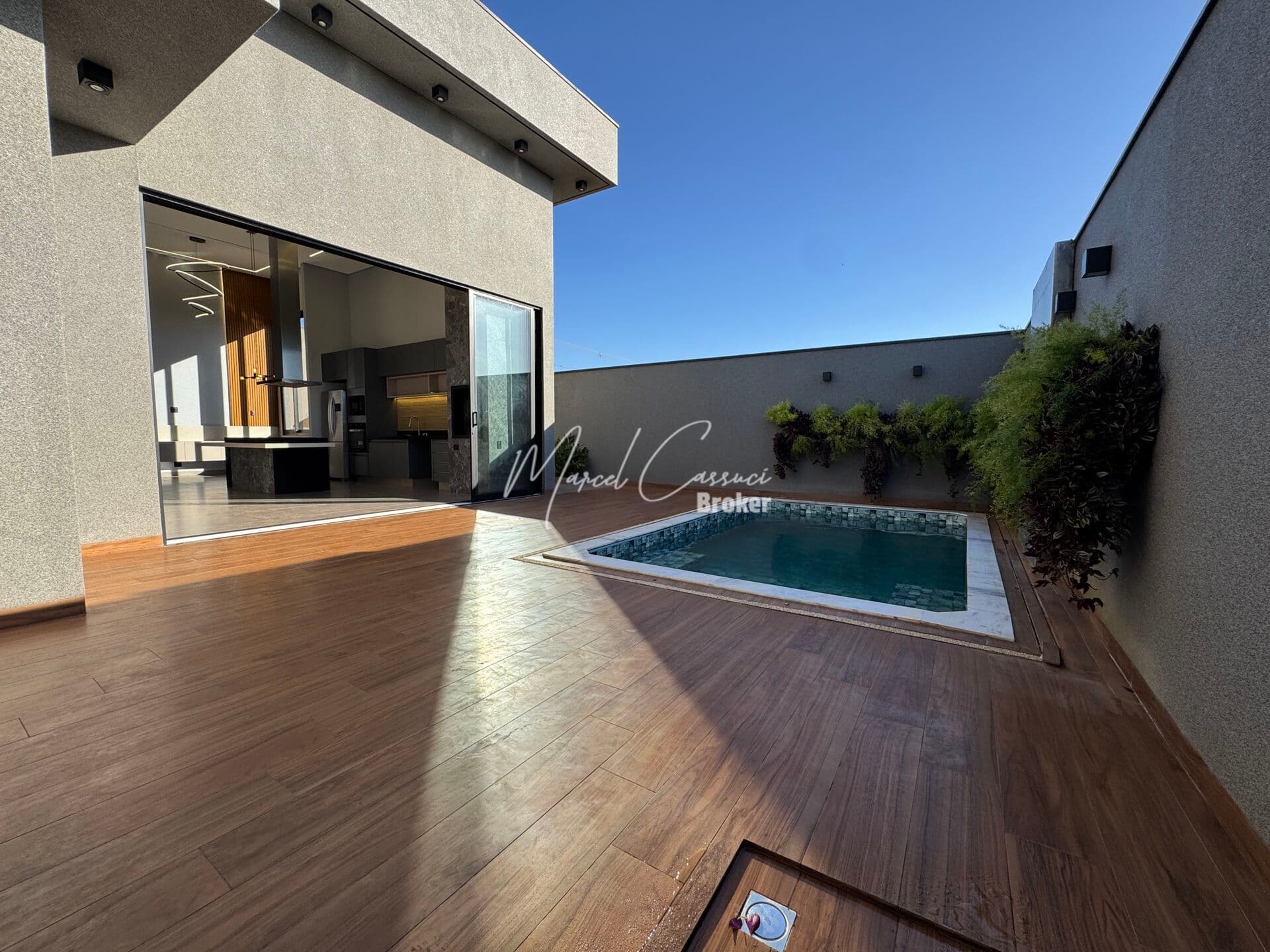 Venda de casa térrea nova Quinta do Lago II, suíte, piscina, energia fotovoltaica