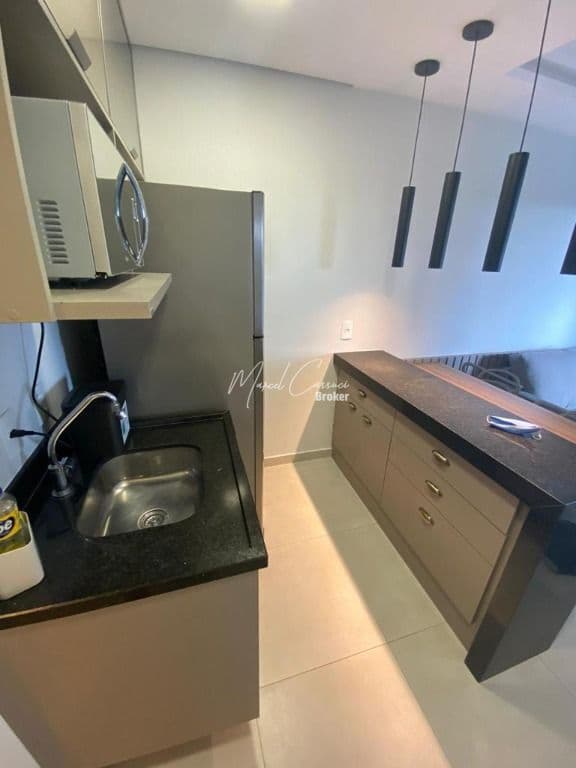 Lindo apartamento à venda com 1 dormitório com banheiro integrado, cozinha planejada e garagem