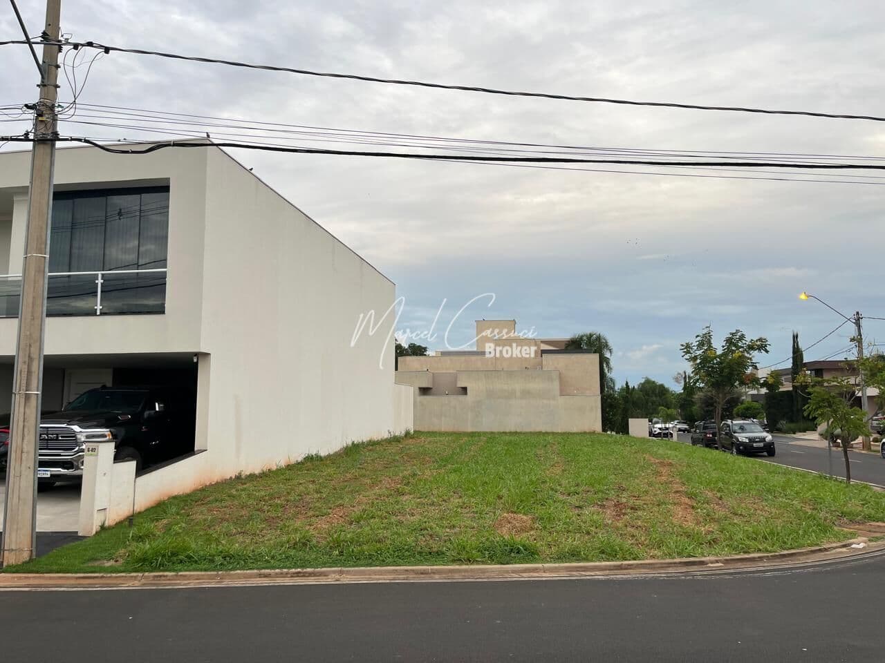 Excelente terreno à venda em frente a área de lazer, com ótima localização