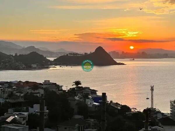 Excelente Terreno em Charitas em condomínio de alto padrão !