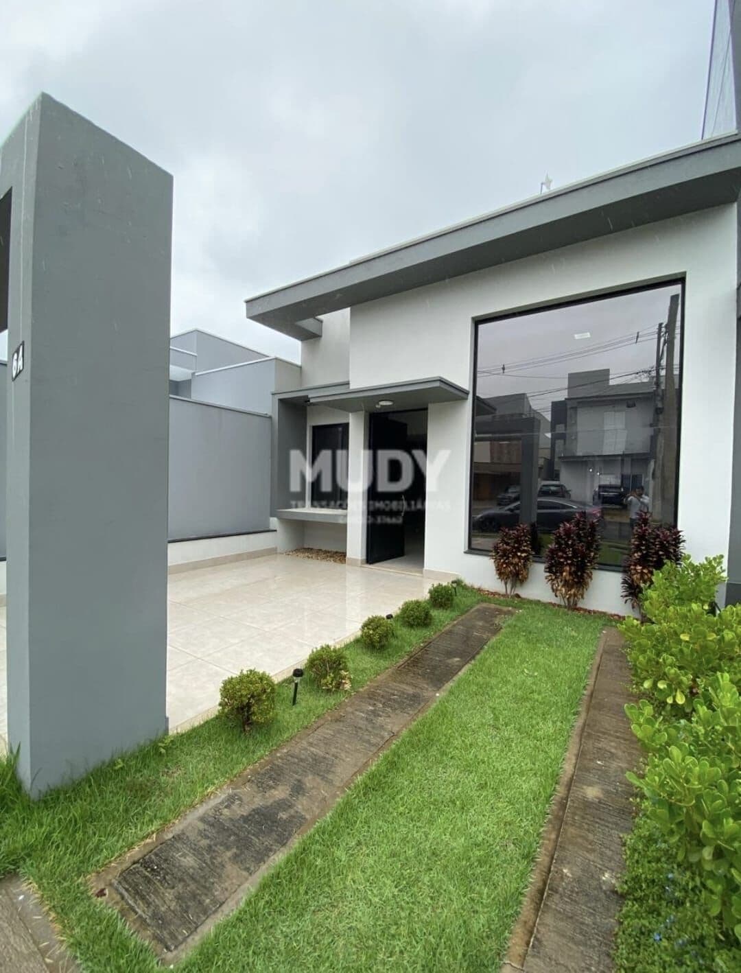 Casa em condomínio na cidade de Indaiatuba/SP, com 3 dorms sendo 1 suíte, área gourmet, terreno de 189m²