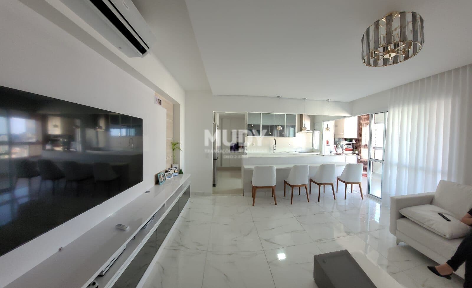 Apartamento com 4 dorms sendo 2 suítes no Residencial DUE Indaiatuba, SP - 128m² de área útil