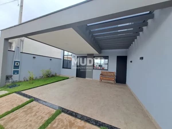 Casa no condomínio Park Real Indaiatuba, com 3 Dorms sendo 1 suite, terreno de 150m2