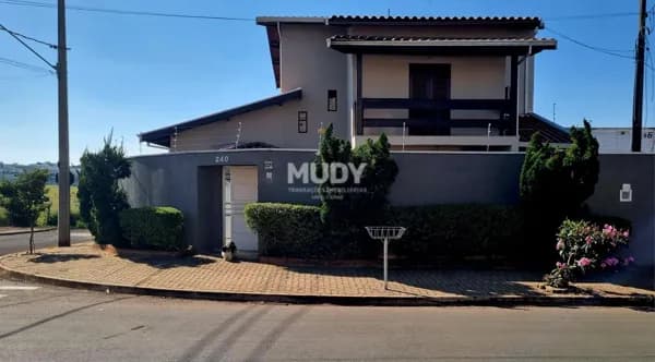 Casa Sobrado no Jardim Regina, com 5 dorms, piscina, quintal, ao lado do parque ecológico - Indaiatuba/SP