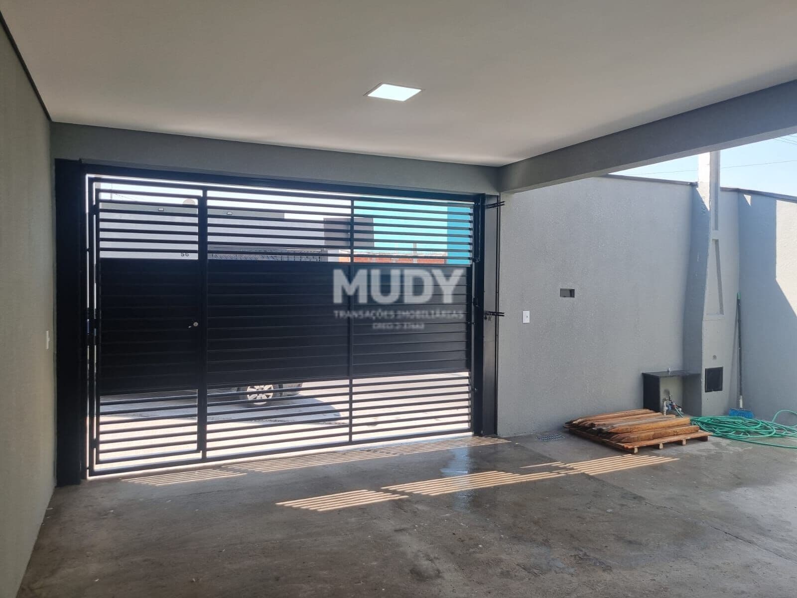Casa com 2 dorms sendo 1 suíte, terreno de 150m², nova em Indaiatuba SP