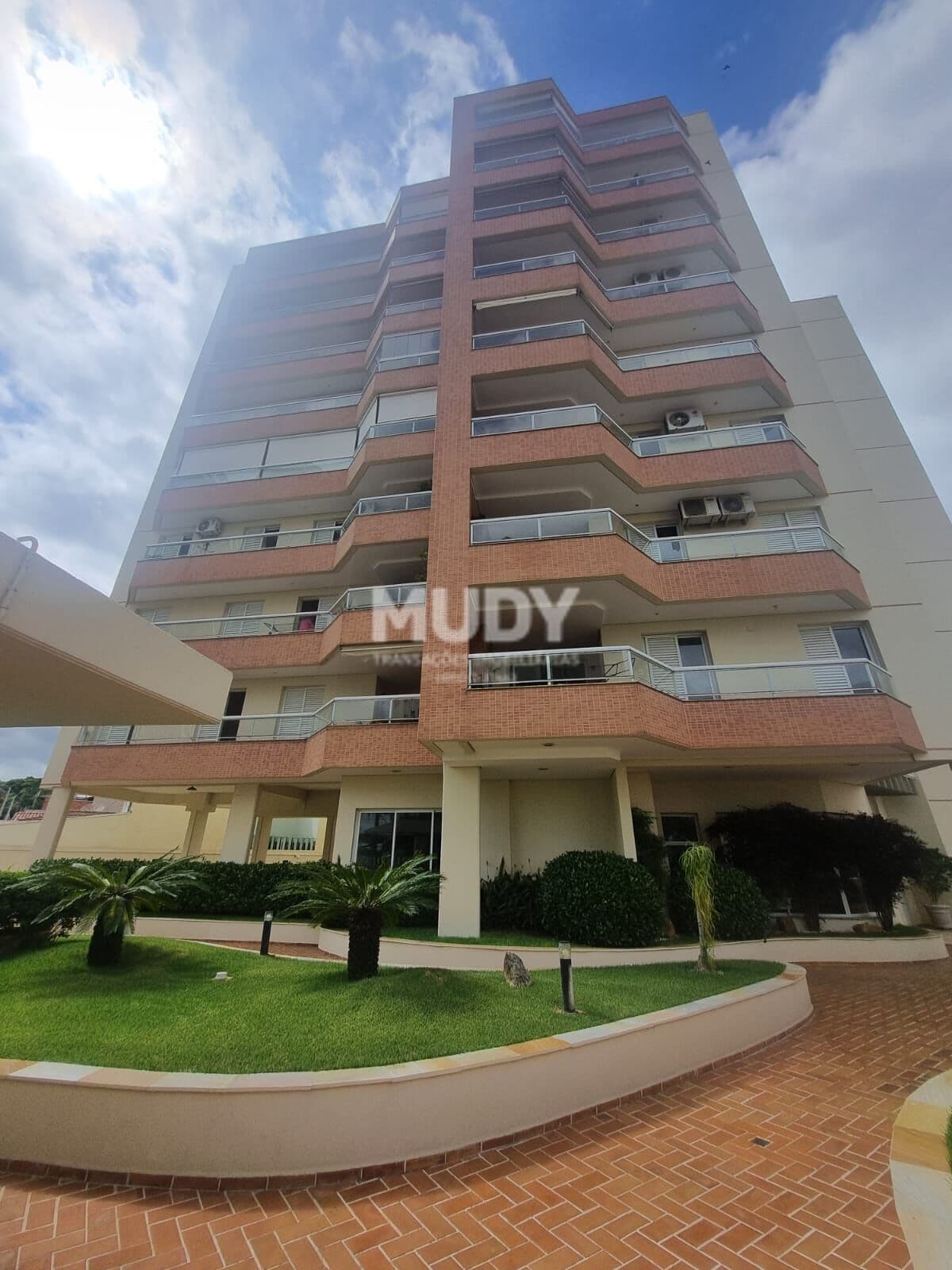 Apartamento em frente ao parque ecológico com 212m², 3 vagas e 4 dormitórios em Indaiatuba SP
