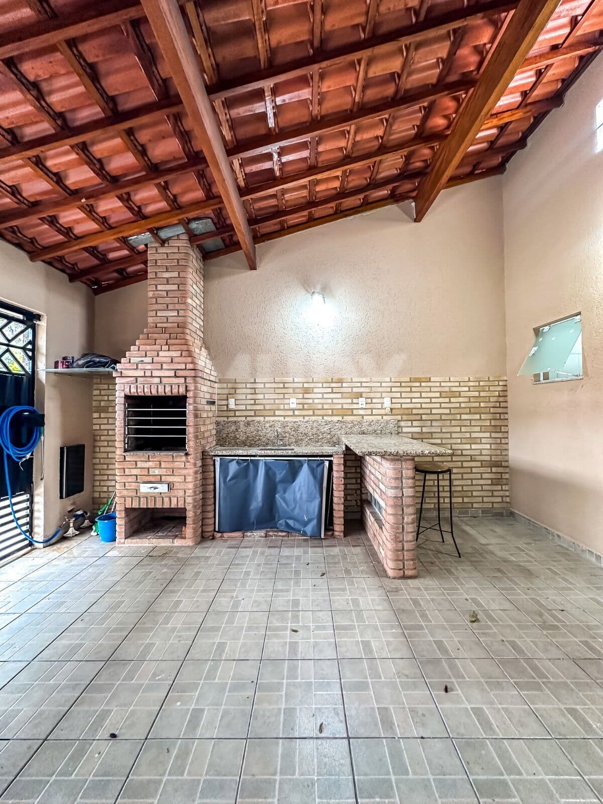 Casa à venda no bairro Jardim Monte Verde, 173m2 terreno, 3 dorms sendo 2 suítes