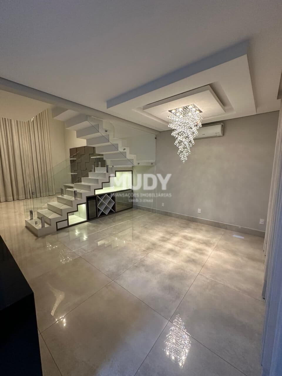 Casa em Condomínio com 4 suítes e planejados - Condomínio de alto padrão na cidade de Indaiatuba SP