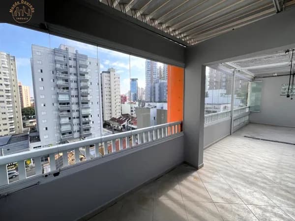 Cobertura Duplex Exclusiva no Centro de São Bernardo — Espaço, Privacidade e Potencial de Valorização