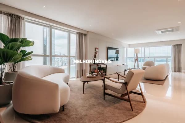 Apartamento Frente Mar à venda Mobiliado com 4 suítes no centro de Balneário Camboriú