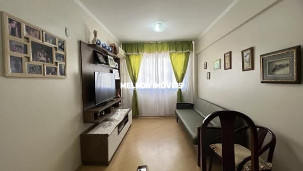 Apartamento Mobiliado com 01 dormitório na Quadra Mar de Balneário Camboriú.