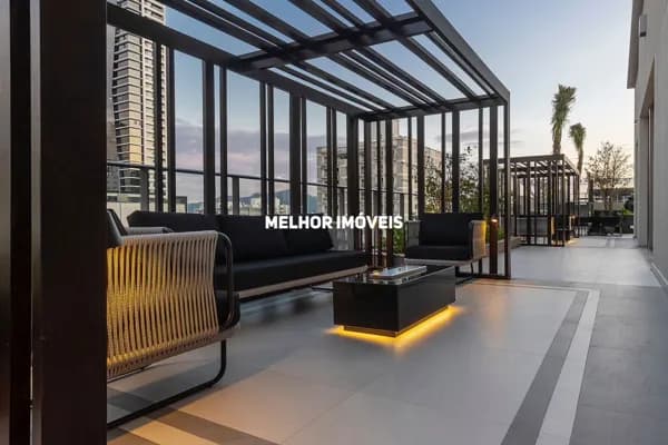 Apartamento á venda com 3 Suites no Centro de Balneário Camboriú