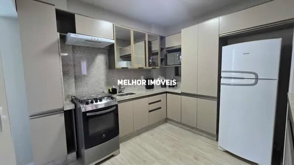 Apartamento á venda com 2 suítes mobiliado e equipado em prédio Frente Mar em Balneário Camboriú