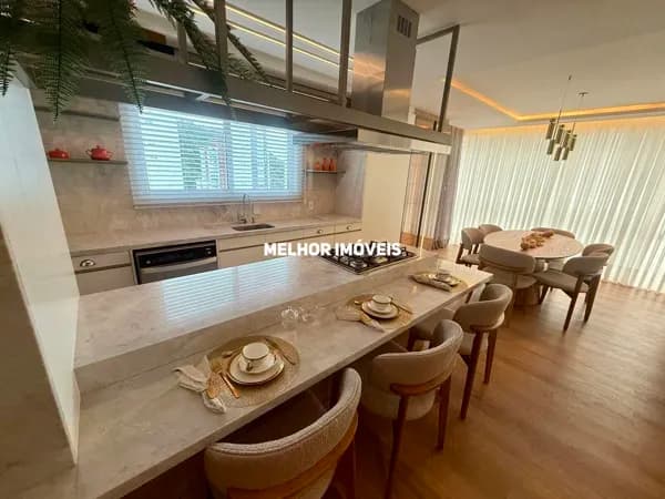 Apartamento Mobiliado Quadra Mar com 04 Suítes em Balneário Camboriú.