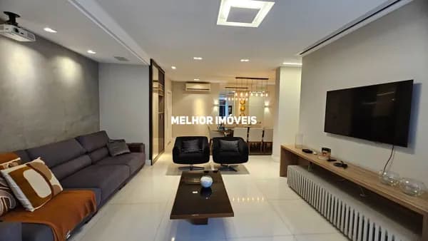 Apartamento à venda no Ed. Chateau de Versailles no Centro de Balneário Camboriú