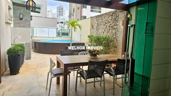 Apartamento à venda no Ed. Chateau de Versailles no Centro de Balneário Camboriú