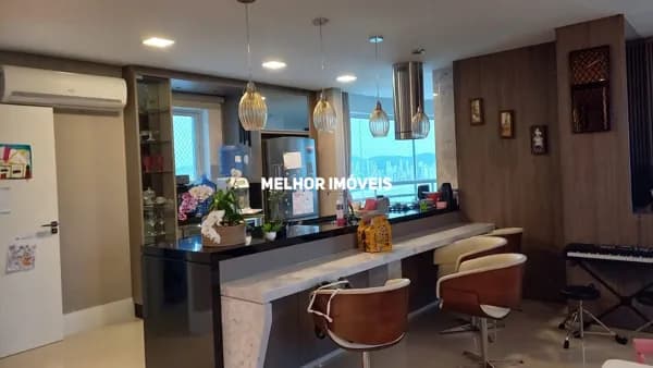 Apartamento Alto Padrão frente mar com 4 suítes, 4 vagas em Balneário Camboriú.