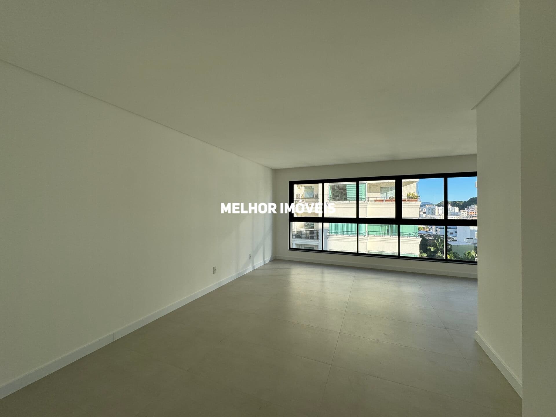 Apartamento a venda com 115 m² - Centro de Balneário Camboriú