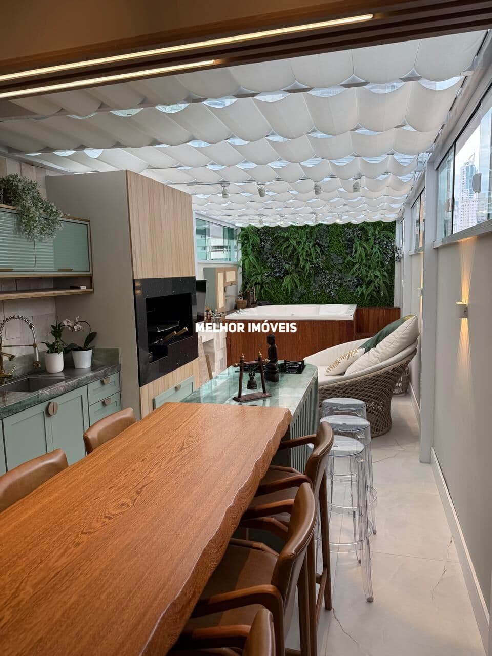 Apartamento à venda no Edifício Porto Di Napoli em Balneário Camboriú.