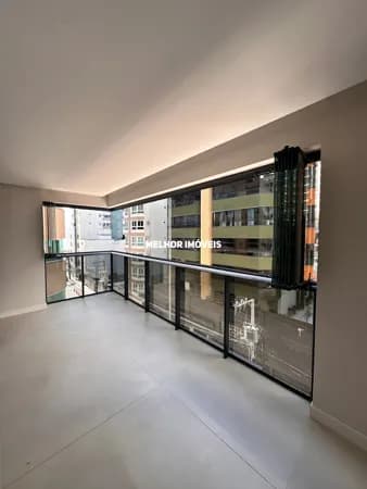 Apartamento novo quadra mar 3 suítes 2 vagas em Balneário Camboriú