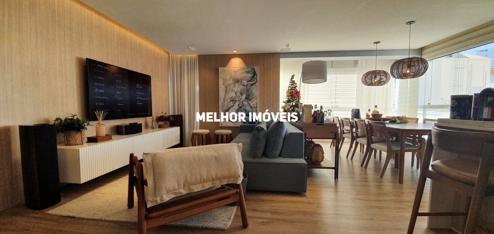 Apartamento Mobiliado, Decorado com 03 Suítes, Cozinha Integrada com Churrasqueira a Carvão, Vista para o Mar, Localizado na Quadra Mar de Balneário Camboriú -SC