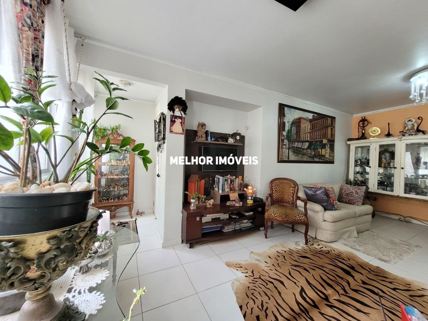 Apartamento á venda no Edifício Alfa Centauro localizado na Quadra Mar no centro de Balneário Camboriú.