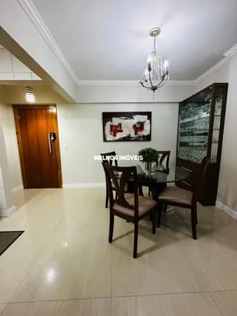 Apartamento á venda com 2 dormitórios e 1 vaga de Garagem no centro de Balneário Camboriú