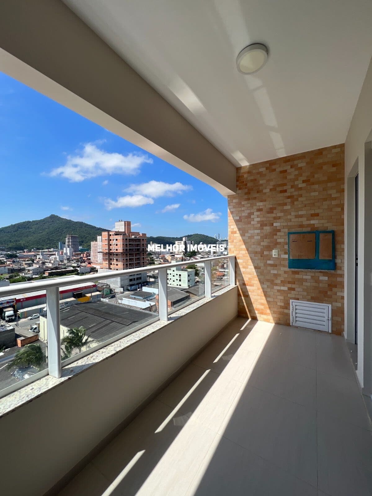 Apartamento á venda com 2 dormitórios , 1 vaga localizado no bairro Tabuleiro em Camboriú
