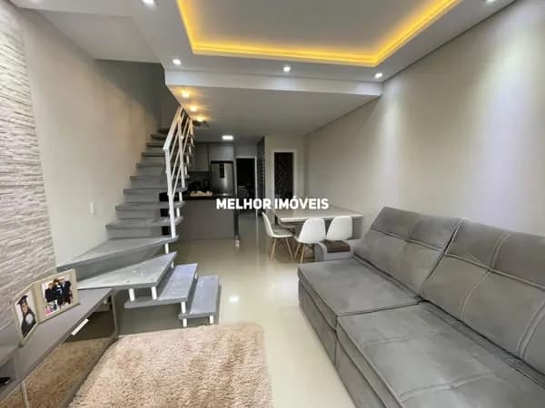 Sobrado a venda - 88 m² em Balneário Piçarras.