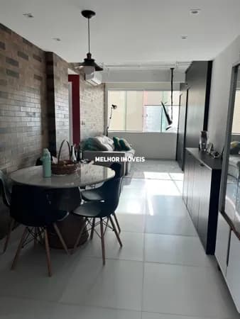 Apartamento á venda na Praia Brava