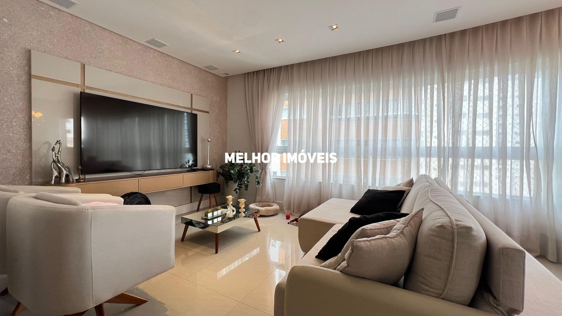 Apartamento a venda no Centro Sul de Balneário Camboriú.
