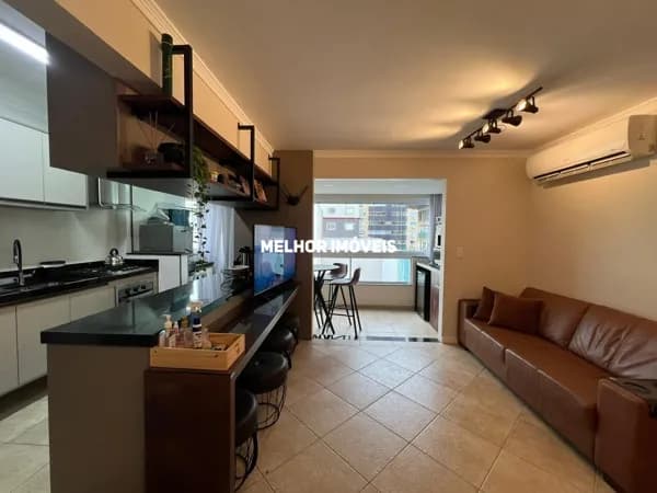 Apartamento a venda no Centro de Balneário Camboriú.