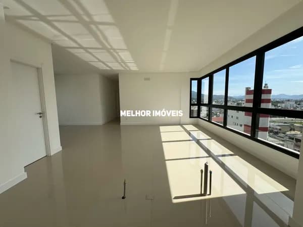 Apartamento à venda com 3 suítes no centro Sul de Balneário Camboriú - SC