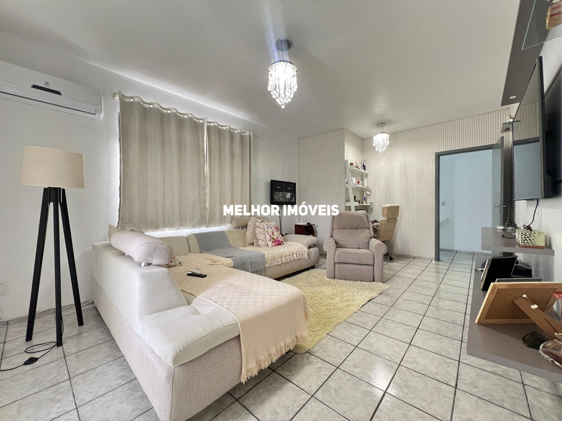 Casa com 04 dormitórios à venda - Nações - Balneário Camboriú/SC