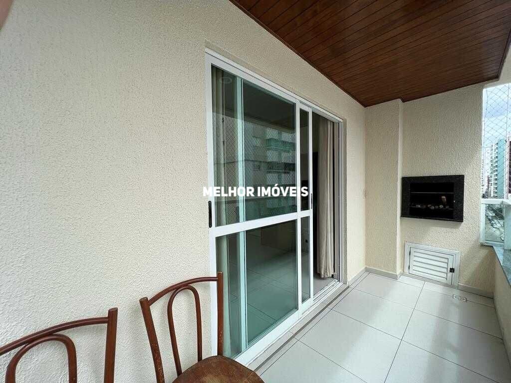 Locação Anual apartamento com 3 dormitórios sendo 1 suíte, 2 vagas de garagem localizado no Centro de Balneário Camboriú.