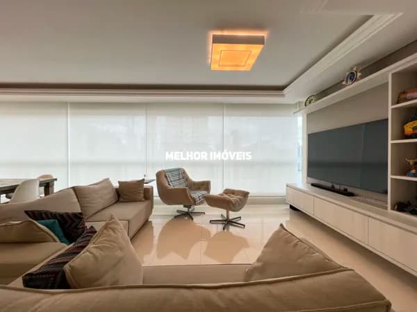 Apartamento mobiliado á venda com 3 suítes, 2 vagas de garagem localizado em Balneário Camboriú