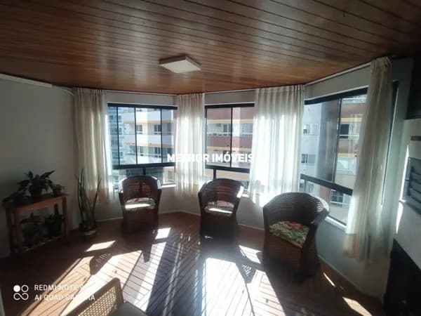 Apartamento á venda com 3 dormitórios localizado no centro de Balneário Camboriú