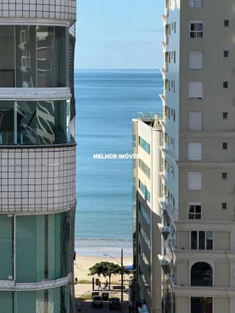 Cobertura à venda em Meia Praia, Itapema